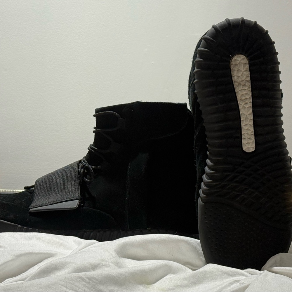 Adidas Yeezy Boost 750